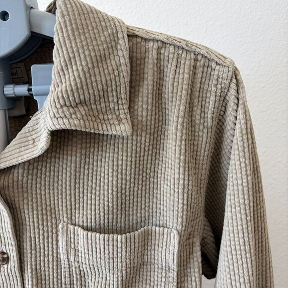 LL Bean Corduroy Shirt Womens Sz LG Beige Brown Shacket Button Up Front Pocket - Picture 2 of 6